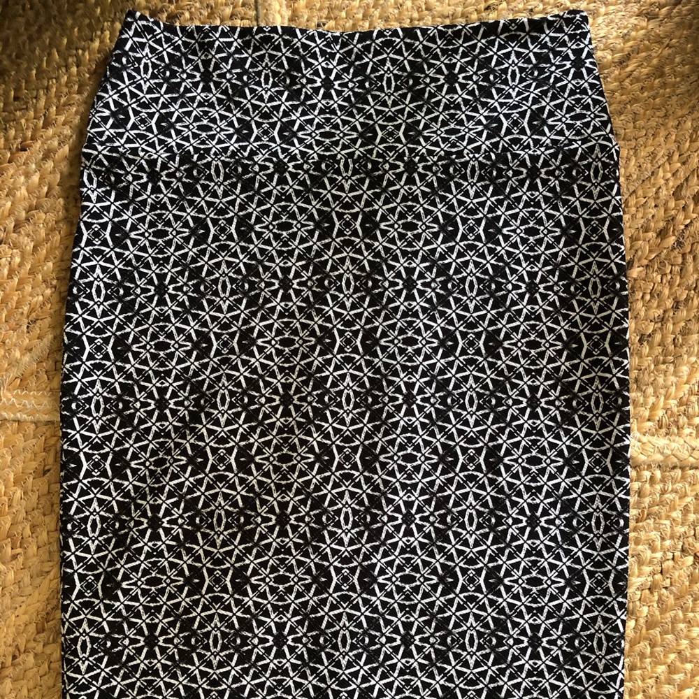 LuLaRoe Cassie pencil skirt